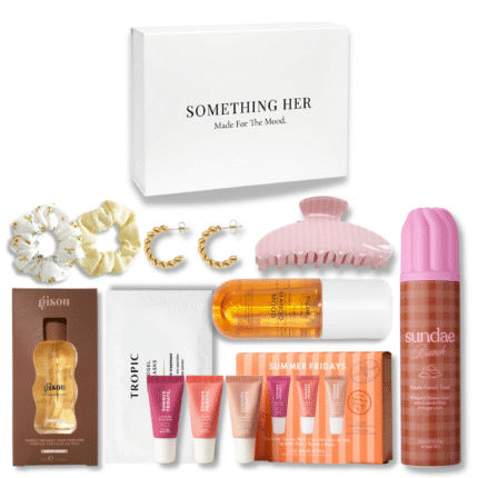 La Vita In Summer gift box with Gisou, Summer Fridays, Phlur, Sundae, Tropic and Avaria summer beauty essentials